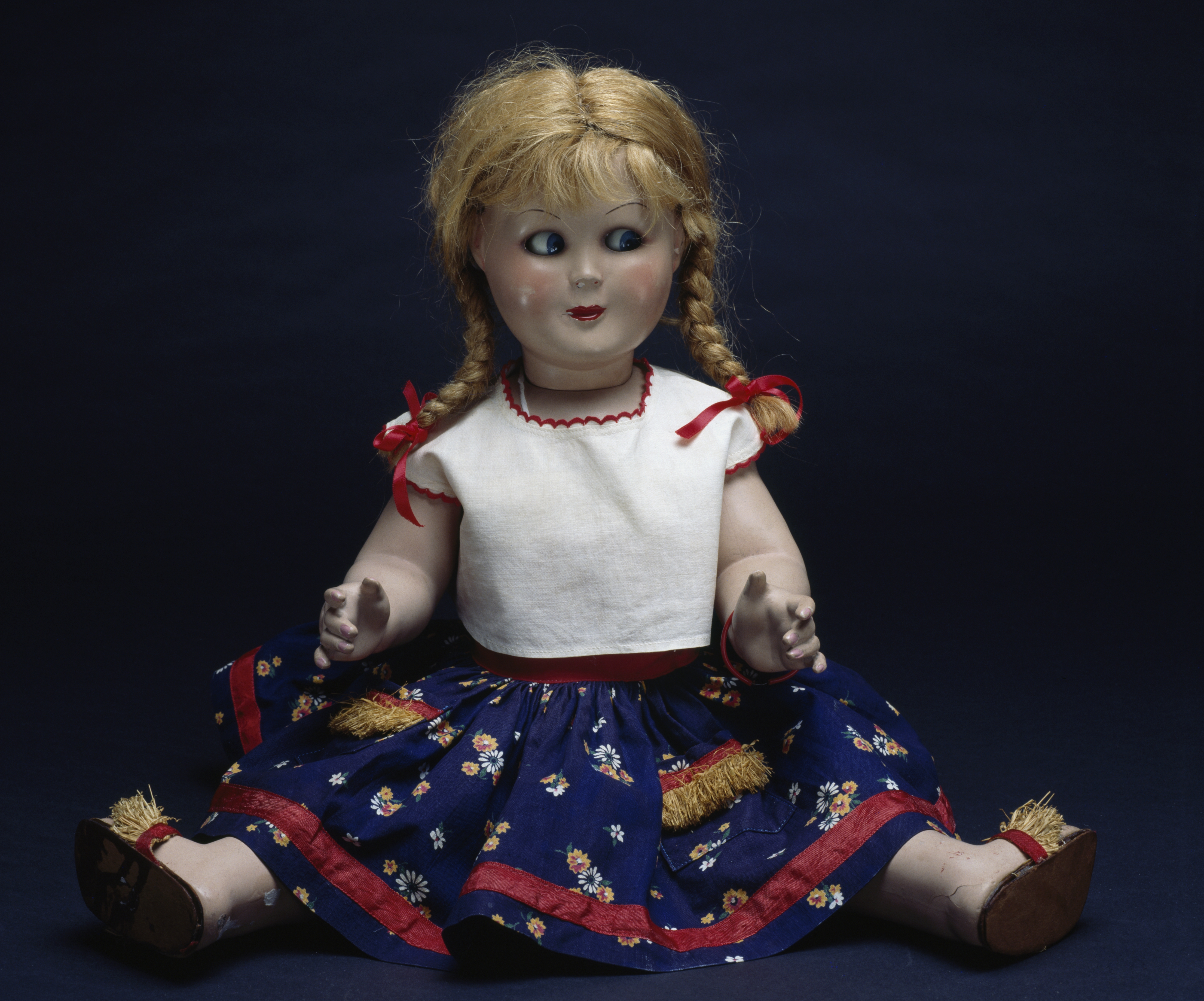 Puppe mit Zöpfen | Quelle: Getty Images